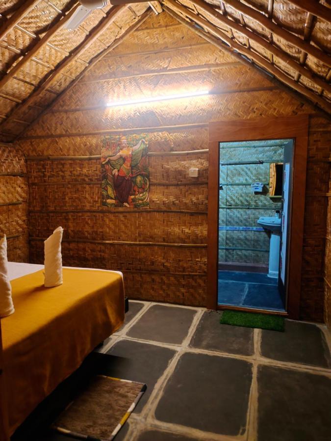Waterfall Guesthouse Hampi Bagian luar foto