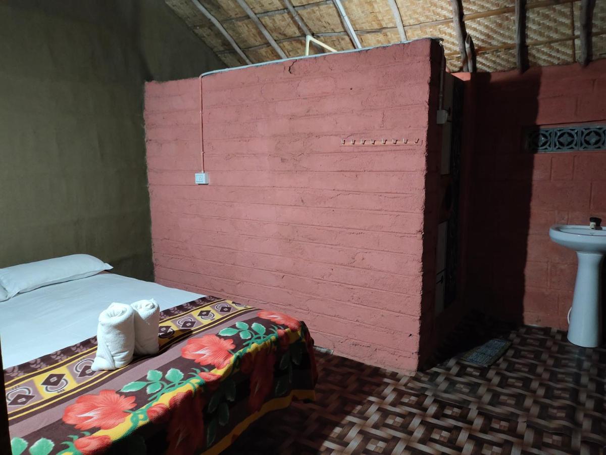 Waterfall Guesthouse Hampi Bagian luar foto