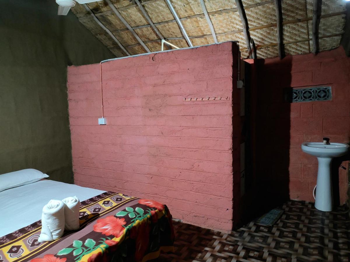 Waterfall Guesthouse Hampi Bagian luar foto