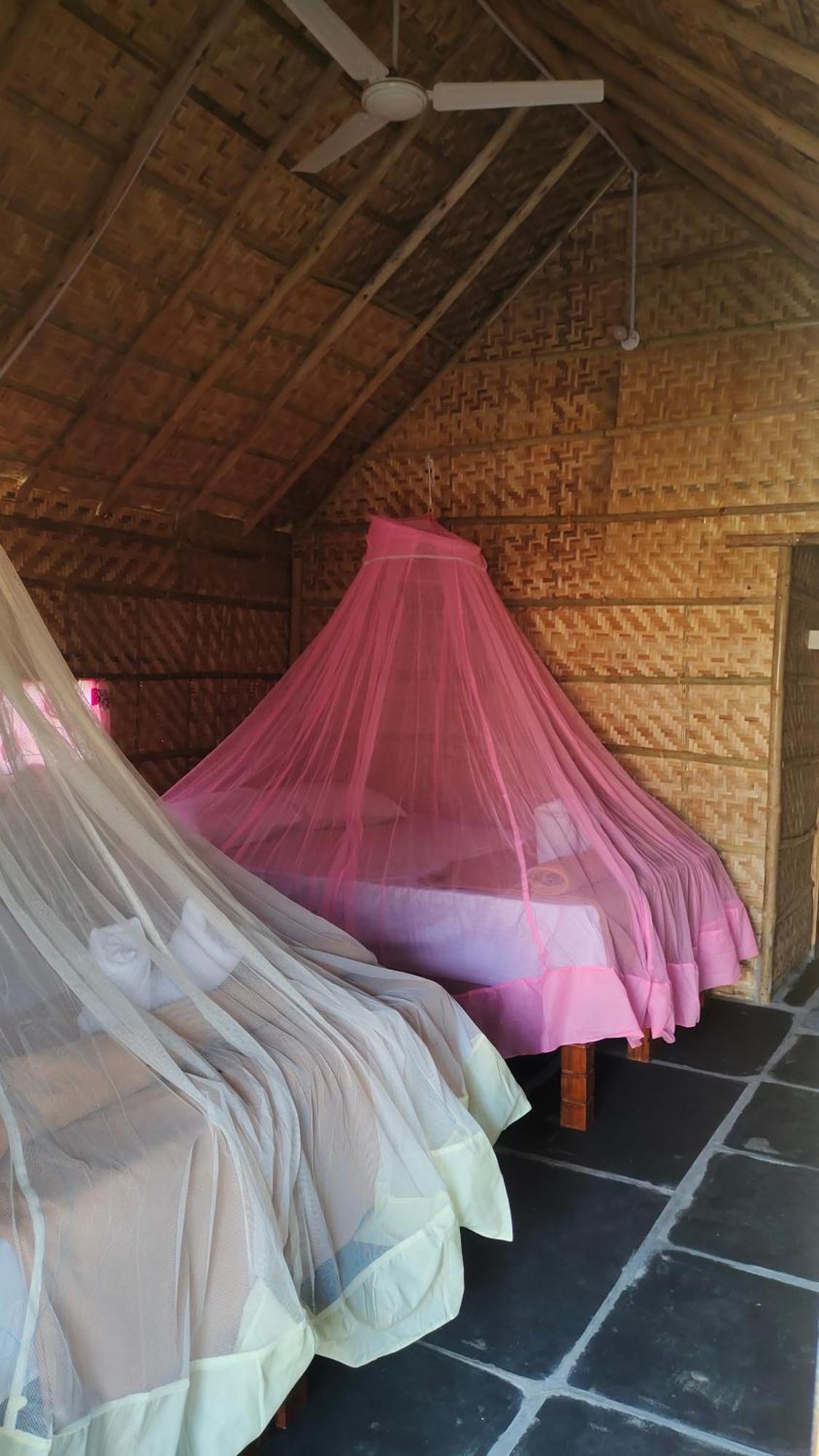 Waterfall Guesthouse Hampi Bagian luar foto